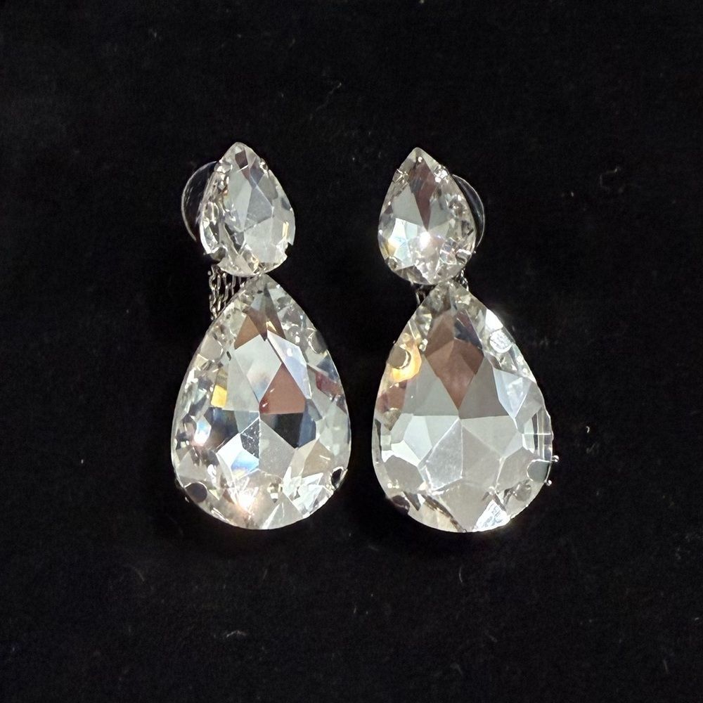 NEW Nordstrom Double Teardrop Crystal Drop Pierce Earrings